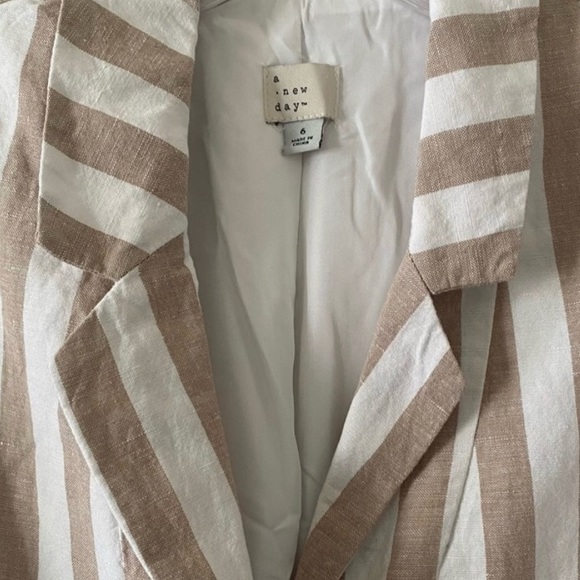 Striped Light Blazer, Size 6 - Picture 2 of 6
